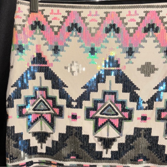 Y2K express Aztec print sequin iridescent mini skirt - Picture 4 of 7